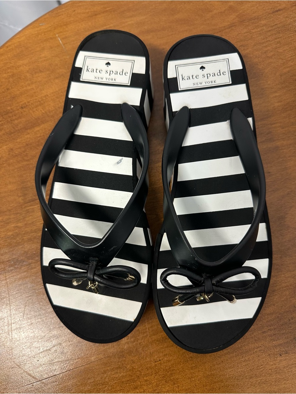 kate spade New York Rhett platform Black & White Striped flip flop Sandals 7